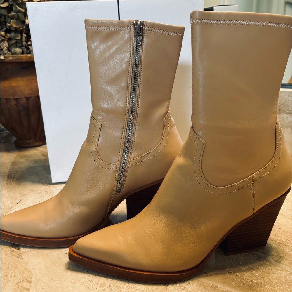 Dolce Vita Boyd boots in tan leather, women’s size 9.5